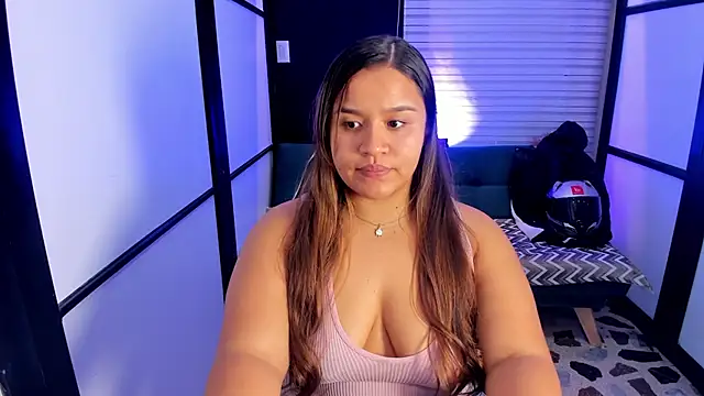 Snapshot of ElaBourn_ chatting on November 10, 2025, 2:11 pm ElaBourn online show from November 10, 2025, 2:11 pm