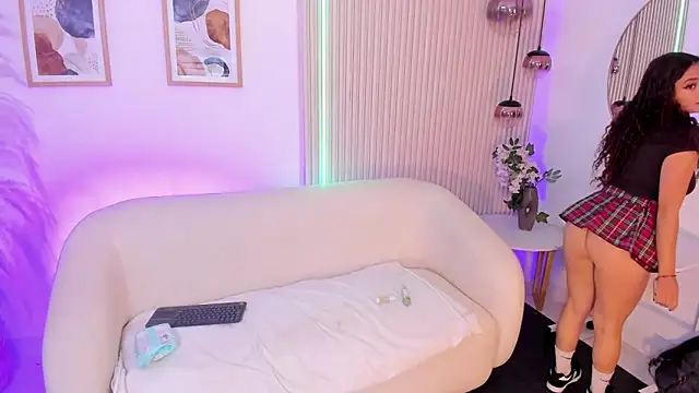 vane vixen online show from November 10, 2025, 12:32 pm