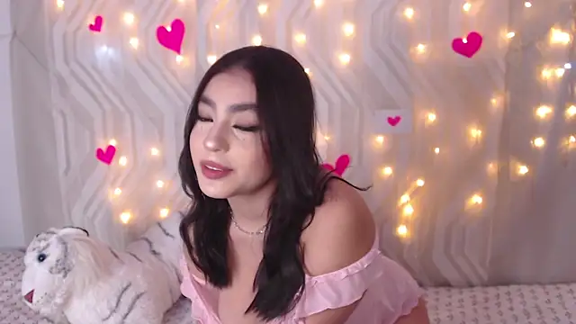 Snapshot of BelaCox_ chatting on February 18, 2026, 4:32 am BelaCox online show from February 18, 2026, 4:32 am