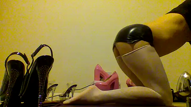 Snapshot of unforgettable_dirty_slut chatting on November 17, 2025, 9:19 pm unforgettable dirty slut online show from November 17, 2025, 9:19 pm