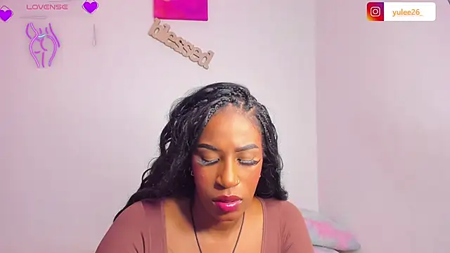 Brandy brown  online show from November 13, 2025, 1:42 am