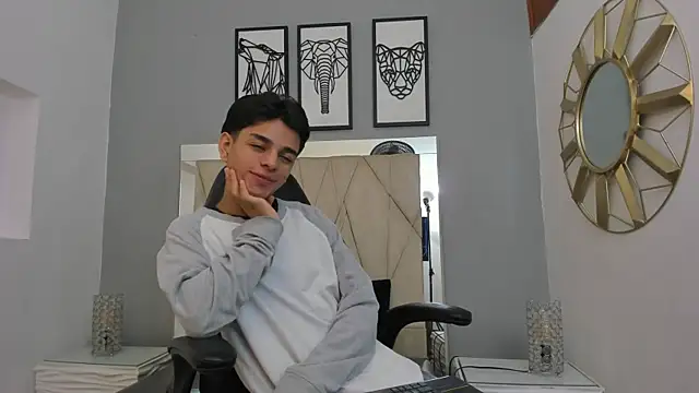 Snapshot of owen__johnson chatting on September 18, 2025, 11:24 am owen johnson online show from September 18, 2025, 11:24 am