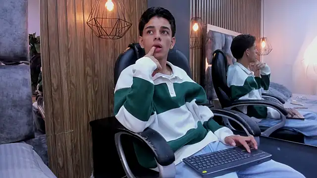 Snapshot of owen__johnson chatting on February 22, 2026, 11:45 am owen johnson online show from February 22, 2026, 11:45 am