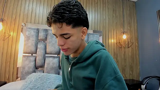 Snapshot of owen__johnson chatting on February 24, 2026, 11:44 am owen johnson online show from February 24, 2026, 11:44 am