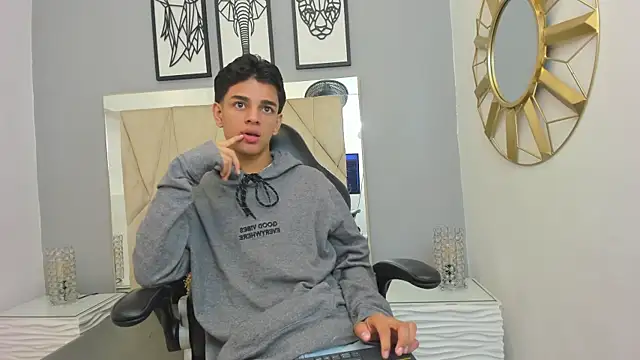 Snapshot of owen__johnson chatting on September 24, 2025, 11:50 am owen johnson online show from September 24, 2025, 11:50 am