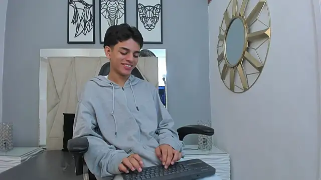 Snapshot of owen__johnson chatting on September 19, 2025, 11:58 am owen johnson online show from September 19, 2025, 11:58 am