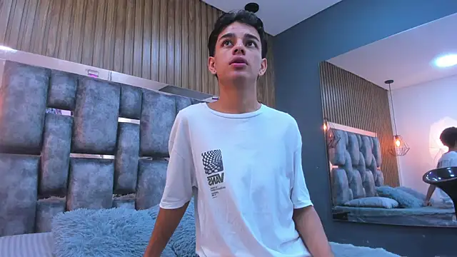 Snapshot of owen__johnson chatting on January 16, 2026, 11:36 am owen johnson online show from January 16, 2026, 11:36 am