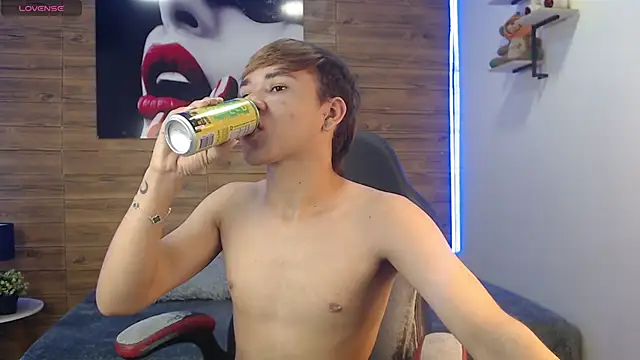 nathanclay online show from April 14, 2026, 3:55 am