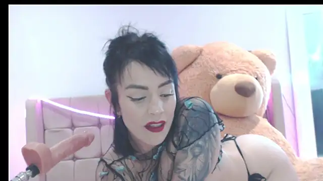 Snapshot of HotAss_Hally chatting on April 11, 2026, 6:32 am HotAss Hally online show from April 11, 2026, 6:32 am