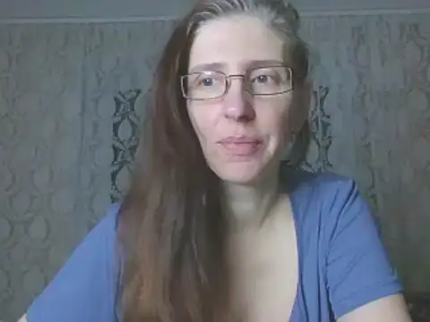 CandiCole online show from November 30, 2025, 4:13 am