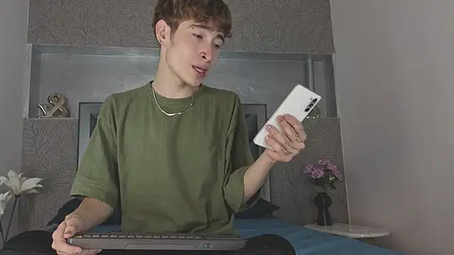  DantFox  online show from December 18, 2025, 8:45 pm