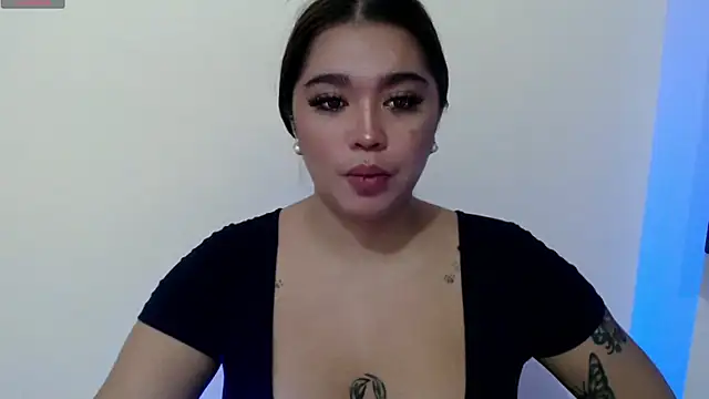 GoddessShemalex online show from February 12, 2026, 2:11 am