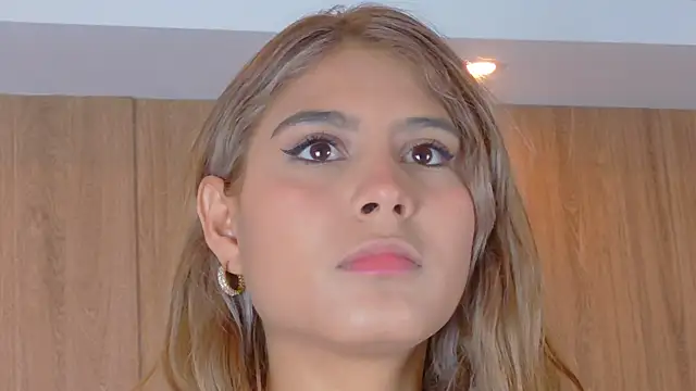 ZoehAngel online show from May 10, 2026, 1:04 pm