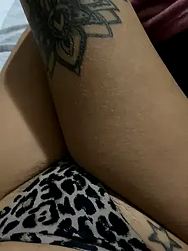 Snapshot of Darkfemminineenergy22 chatting on November 27, 2025, 8:20 pm Darkfemminineenergy22 online show from November 27, 2025, 8:20 pm