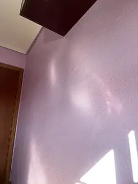 Ninabigtitied online show from October 10, 2025, 9:43 am