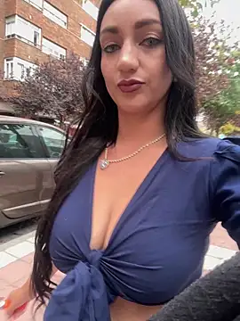 Ninabigtitied online show from October 19, 2025, 10:51 am