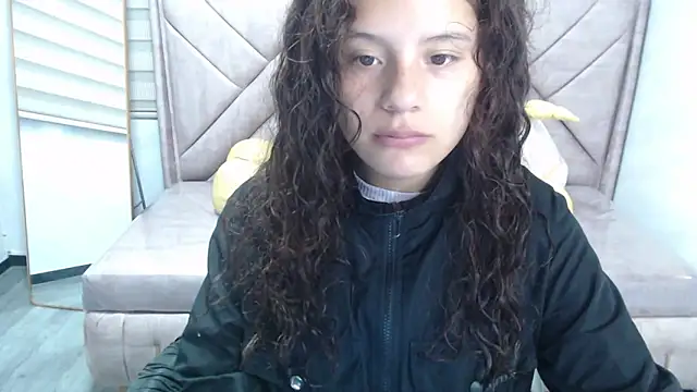 Velvet Moon V online show from September 18, 2025, 1:03 pm