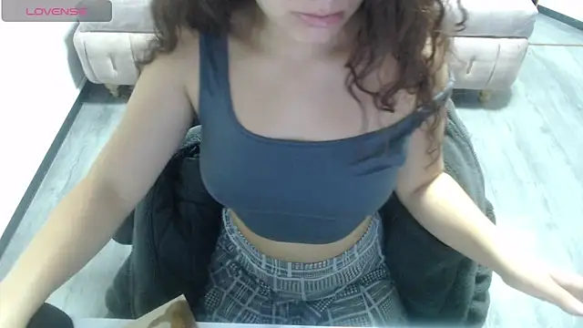 Velvet Moon V online show from January 15, 2026, 1:14 pm