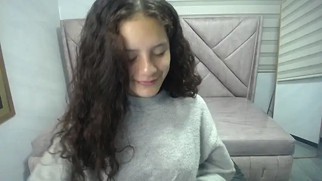 Velvet Moon V online show from October 7, 2025, 1:12 pm