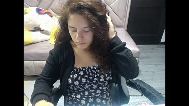 Velvet Moon V online show from October 17, 2025, 1:13 pm