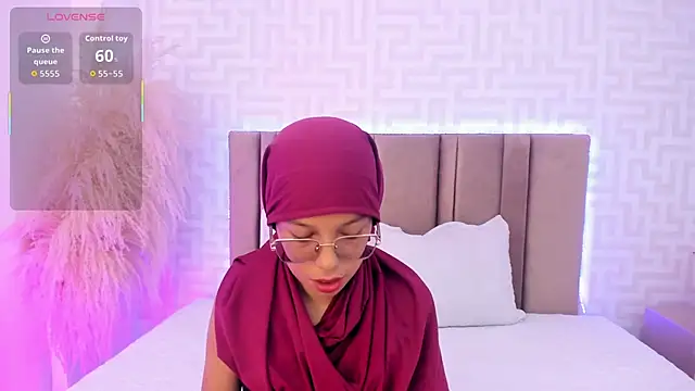 naishaa  online show from May 18, 2026, 6:34 pm