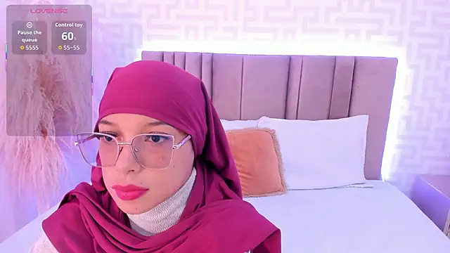 Snapshot of naishaa_ chatting on April 1, 2026, 4:48 pm naishaa online show from April 1, 2026, 4:48 pm