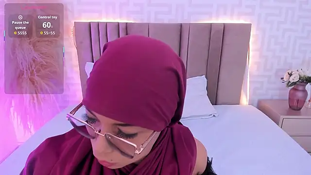 Snapshot of naishaa_ chatting on March 18, 2026, 7:04 pm naishaa online show from March 18, 2026, 7:04 pm