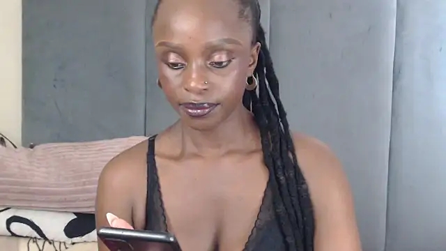 Snapshot of Jah-Queen chatting on September 10, 2025, 7:40 am Jah-Queen online show from September 10, 2025, 7:40 am