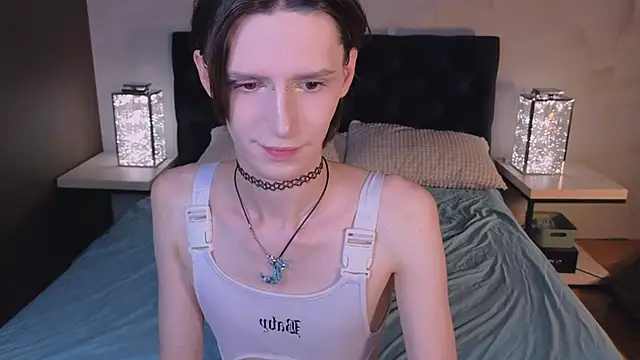 Snapshot of madi_snow chatting on September 20, 2025, 5:23 am madi snow online show from September 20, 2025, 5:23 am