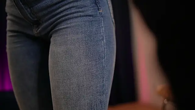  ChloeLee  online show from November 10, 2025, 7:02 am