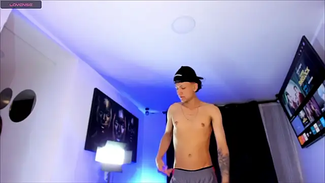  Mia Pink  online show from March 15, 2026, 2:07 am