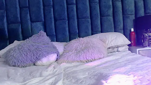 Emma Foxi online show from November 6, 2025, 9:08 pm