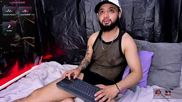 Noah devil  online show from March 16, 2026, 4:31 am