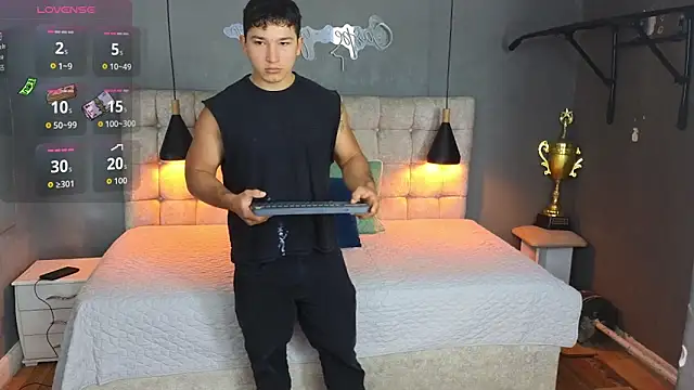 Snapshot of Horny_nick18 chatting on September 22, 2025, 12:33 pm Horny nick18 online show from September 22, 2025, 12:33 pm