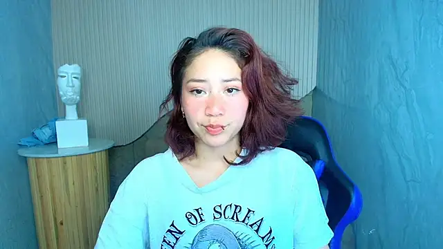 Snapshot of valentina_r_ chatting on October 11, 2025, 3:18 am valentina r online show from October 11, 2025, 3:18 am