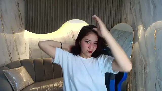 Snapshot of valentina_r_ chatting on November 15, 2025, 3:21 am valentina r online show from November 15, 2025, 3:21 am