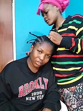 Snapshot of SweetHoney21_ chatting on November 28, 2025, 9:48 pm SweetHoney21 online show from November 28, 2025, 9:48 pm