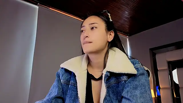 Adhara7 online show from February 27, 2026, 7:35 pm