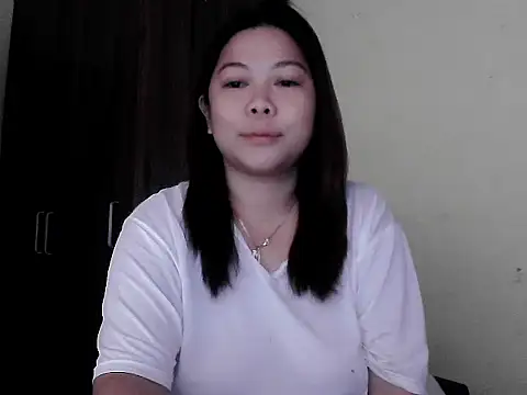 Snapshot of mimi15 chatting on April 9, 2026, 10:27 pm mimi15 online show from April 9, 2026, 10:27 pm