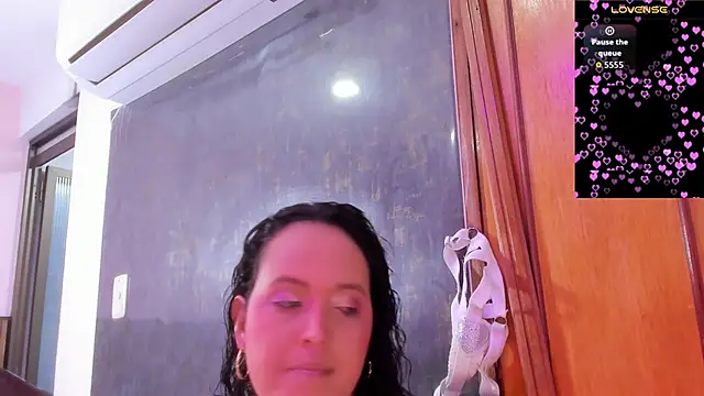 dalia roses online show from May 22, 2026, 11:58 pm