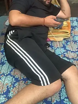 amitsharma7868 online show from April 6, 2026, 3:46 pm