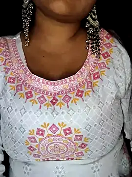 Snapshot of monika_555 chatting on November 7, 2025, 10:42 am monika 555 online show from November 7, 2025, 10:42 am