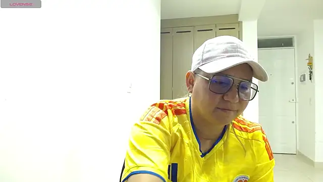 Snapshot of haashkyo chatting on June 18, 2026, 5:17 am haashkyo online show from June 18, 2026, 5:17 am