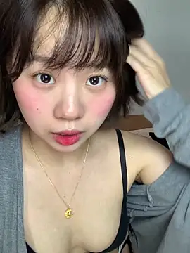 zhaomosheng125216 online show from December 15, 2025, 4:07 am