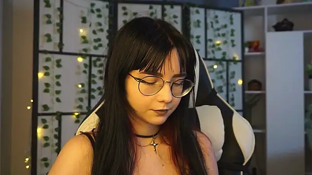 BereniceBattersby online show from September 28, 2025, 8:38 pm