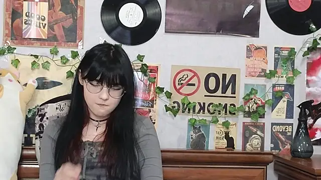 BereniceBattersby online show from November 3, 2025, 9:57 am