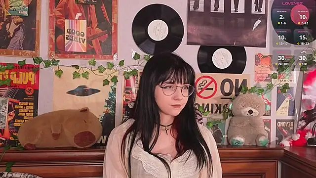 BereniceBattersby online show from November 11, 2025, 9:37 am