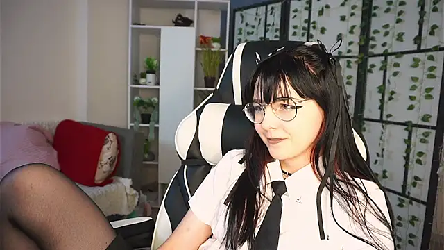 BereniceBattersby online show from September 13, 2025, 8:42 pm