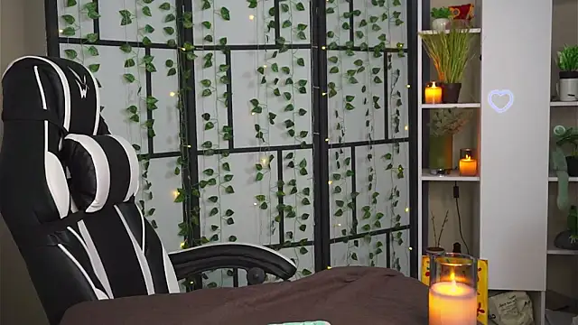 BereniceBattersby online show from September 12, 2025, 9:03 pm