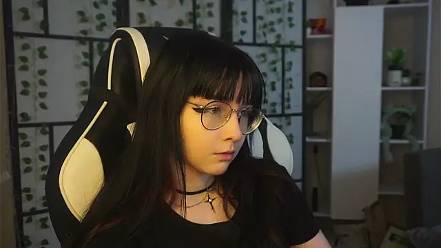 BereniceBattersby online show from October 1, 2025, 8:46 pm